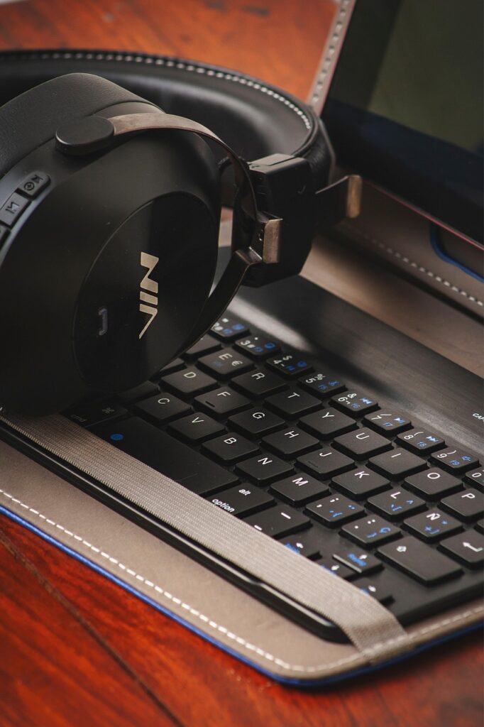 headphones, music, audio, sound, party, dj, computer, laptop